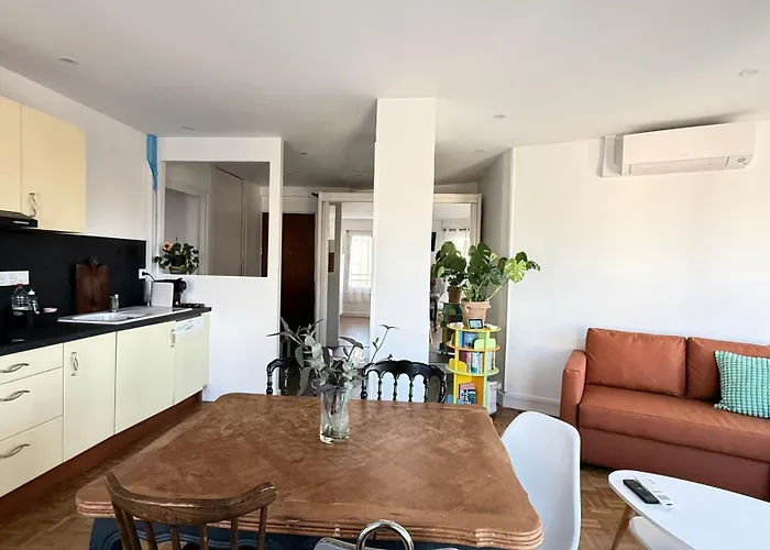 Centre Jolie Vue Spacieux Apartment *